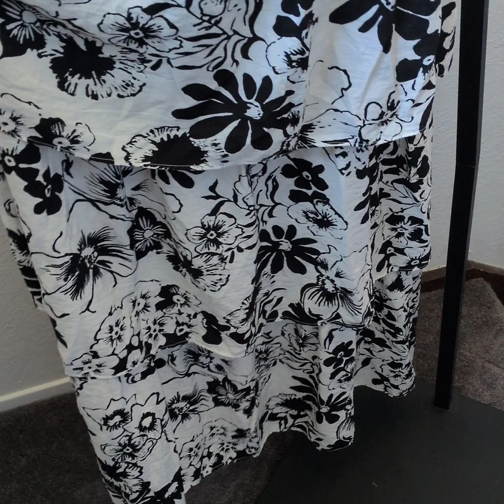 🍋✨ Nwt Abercrombie And Fitch Tiered Emerson Maxi Dress In Black And White S